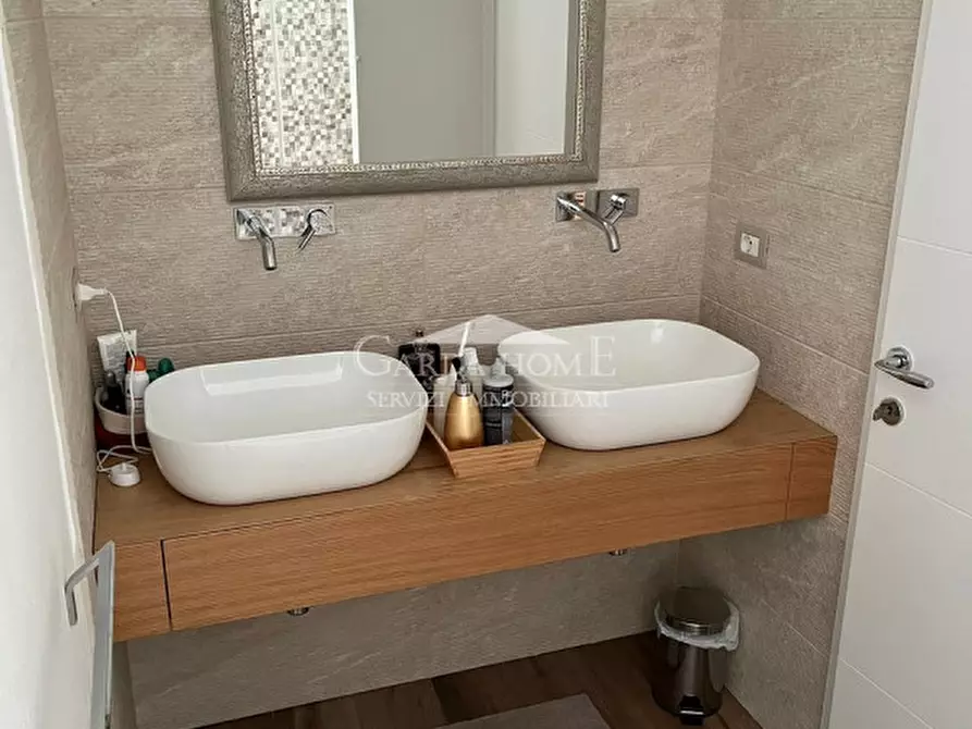 Immagine 17 di Villa in vendita  in Via Tarello a Lonato del Garda