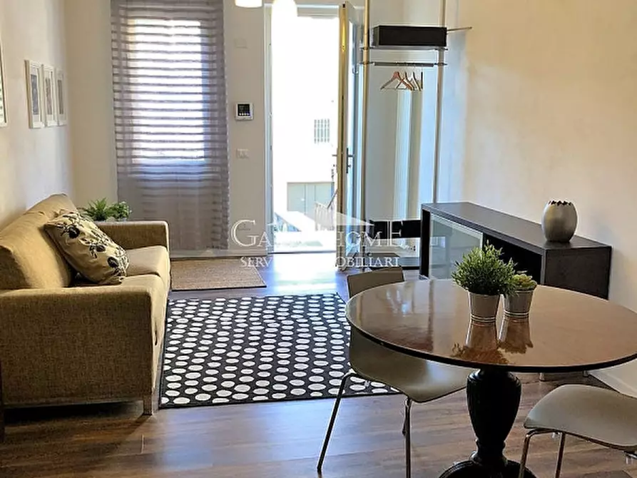 Immagine 28 di Villa in vendita  in Via Tarello a Lonato del Garda