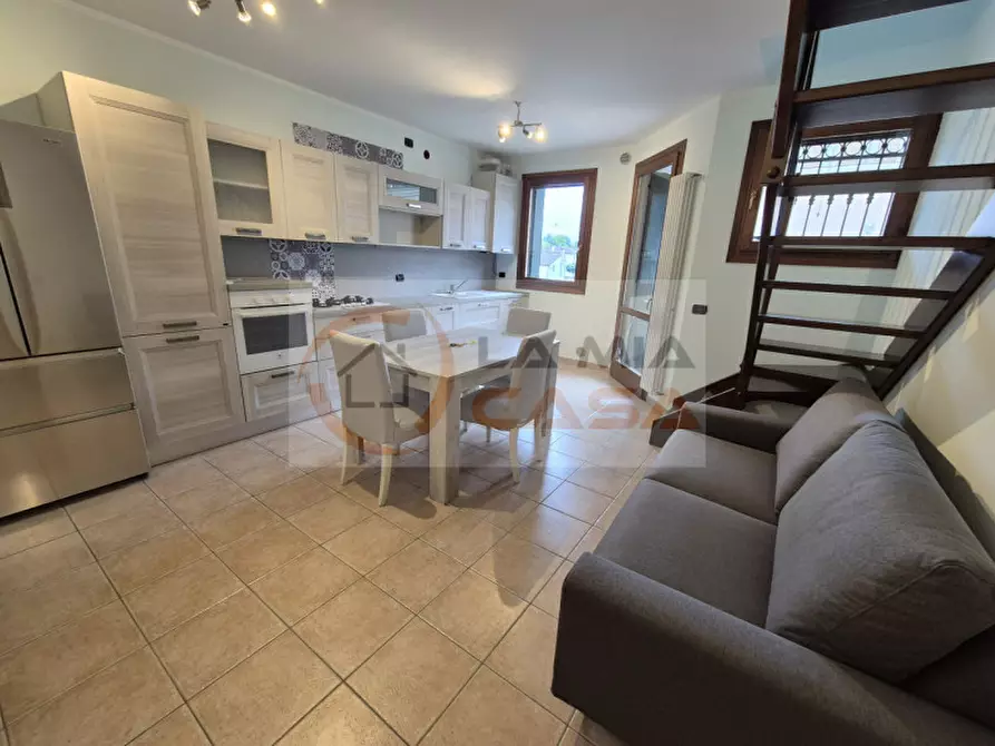 Immagine 1 di Camera in affitto  in Via Romea, n. 65/i legnaro a Legnaro