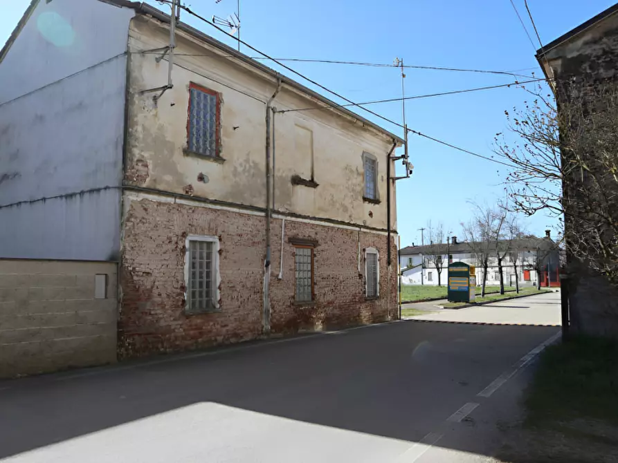 Immagine 2 di Rustico / casale in vendita  in Frazione Rivoltella, 100 a Rosasco