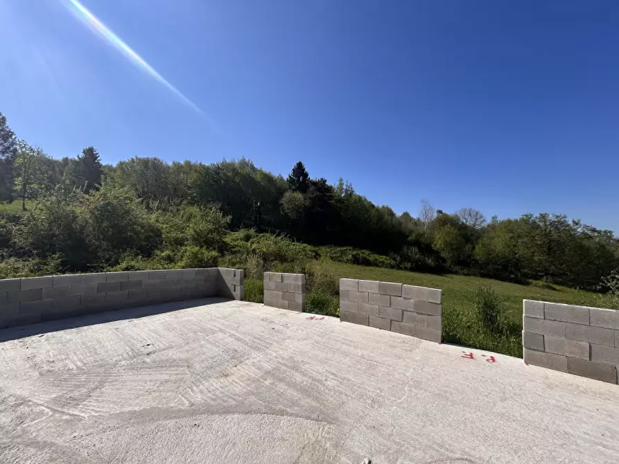 Immagine 7 di Terreno in vendita  a Grezzana