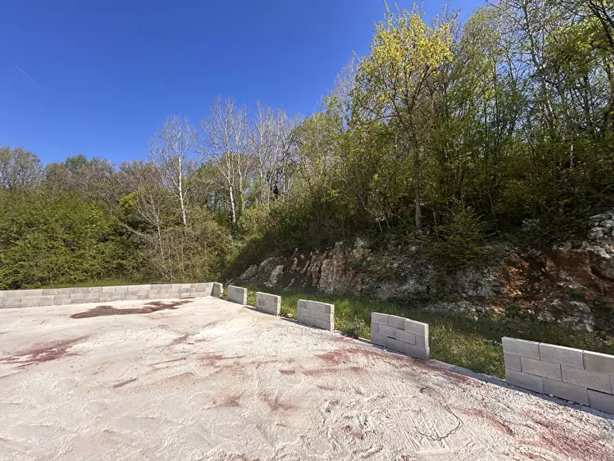 Immagine 11 di Terreno in vendita  a Grezzana