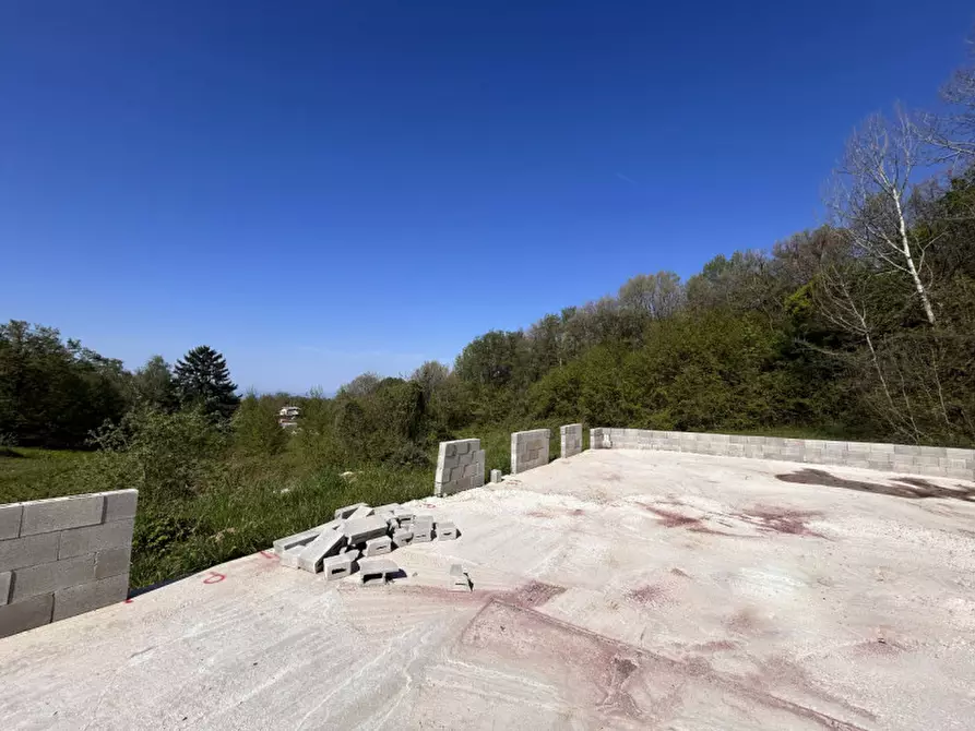 Immagine 12 di Terreno in vendita  a Grezzana