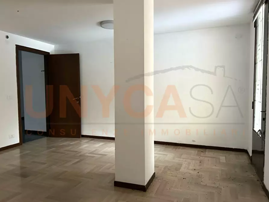 Immagine 4 di Magazzino in affitto  a Padova