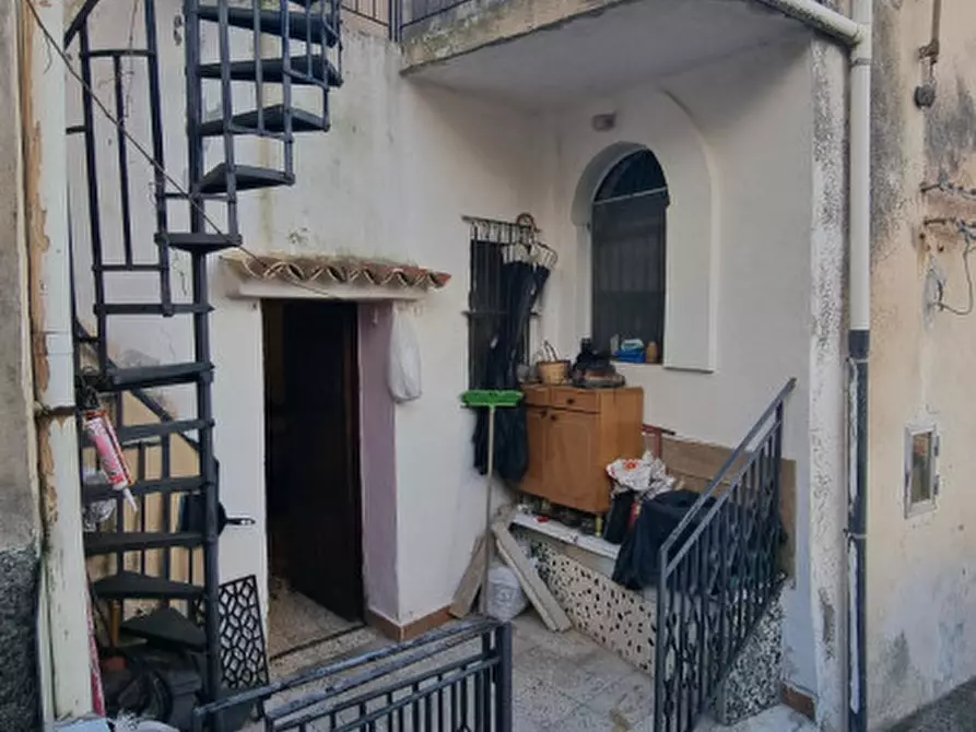 Immagine 1 di Casa indipendente in vendita  in VIA GESU' E MARIA,N°17 a Castroreale