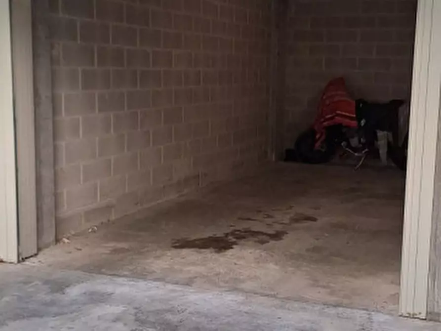 Immagine 1 di Garage in vendita  in Via Venti Settembre a Piazzola Sul Brenta