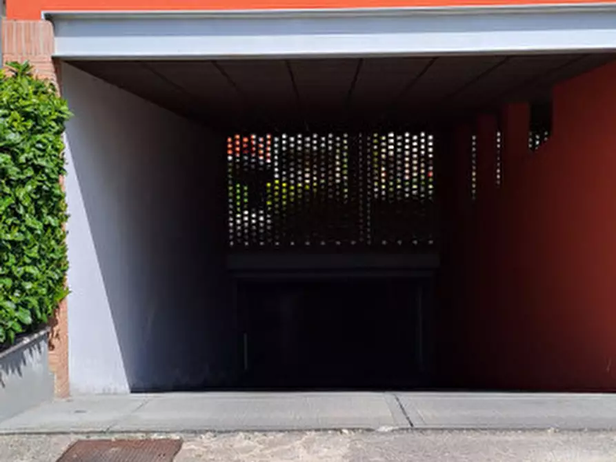 Immagine 2 di Garage in vendita  in Via Venti Settembre a Piazzola Sul Brenta