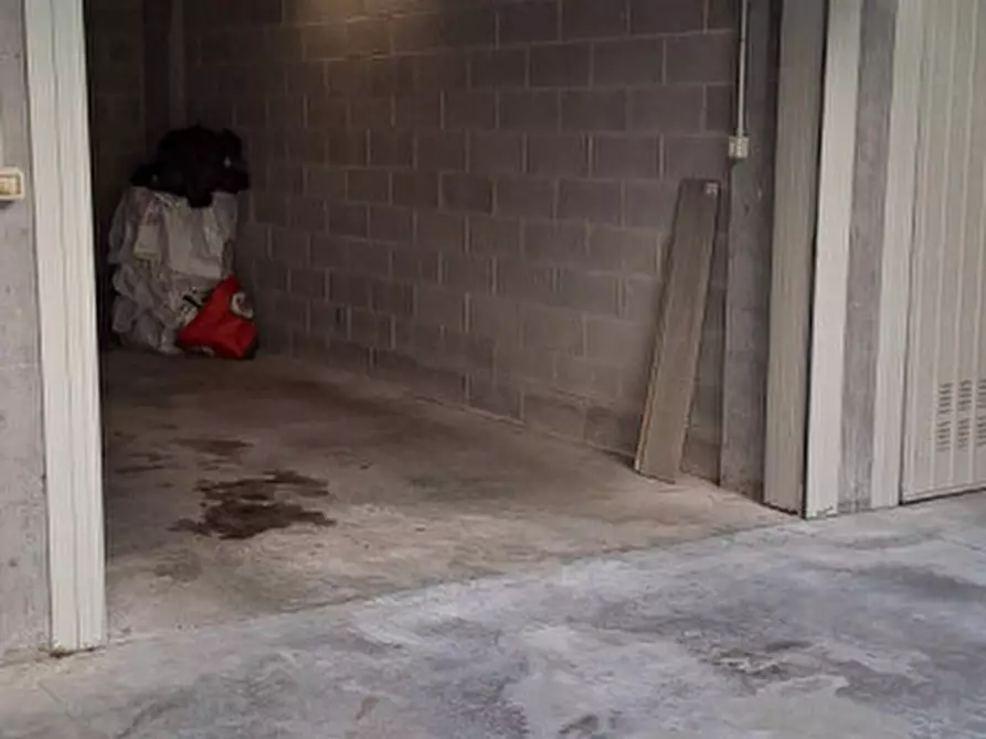 Immagine 5 di Garage in vendita  in Via Venti Settembre a Piazzola Sul Brenta