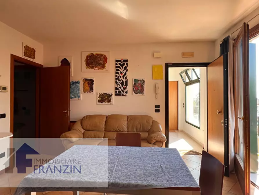 Immagine 8 di Appartamento in vendita  in VIA LOSSON CENTRO 59 a Meolo