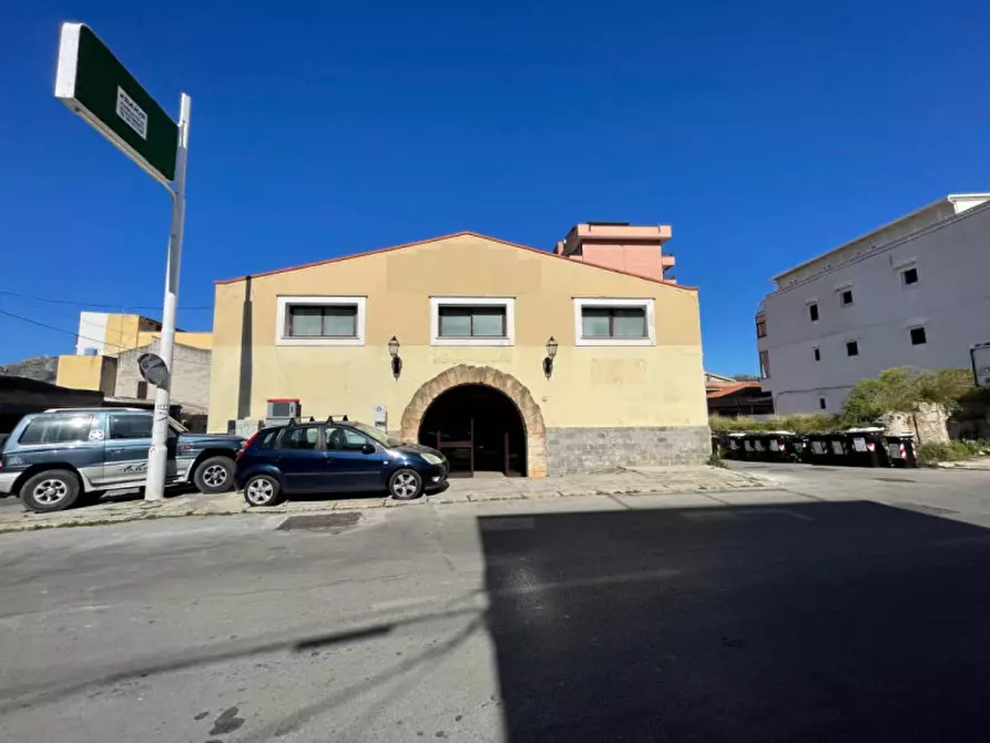 Immagine 28 di Negozio in affitto  in Via Tommaso Natale 113 a Palermo