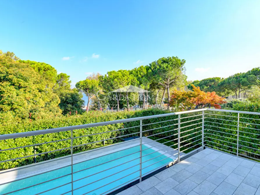 Immagine 6 di Villa in vendita  in Lungolago Cesare Battisti a Desenzano Del Garda
