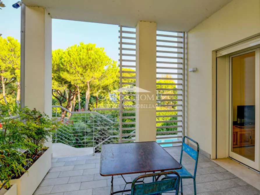 Immagine 11 di Villa in vendita  in Lungolago Cesare Battisti a Desenzano Del Garda