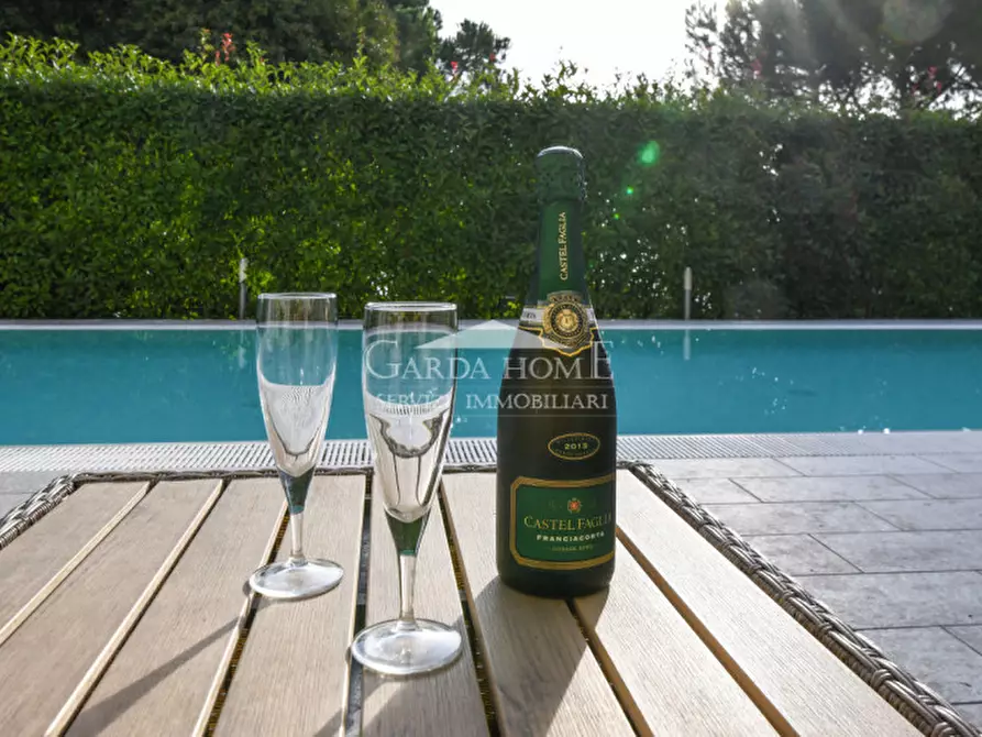Immagine 13 di Villa in vendita  in Lungolago Cesare Battisti a Desenzano Del Garda