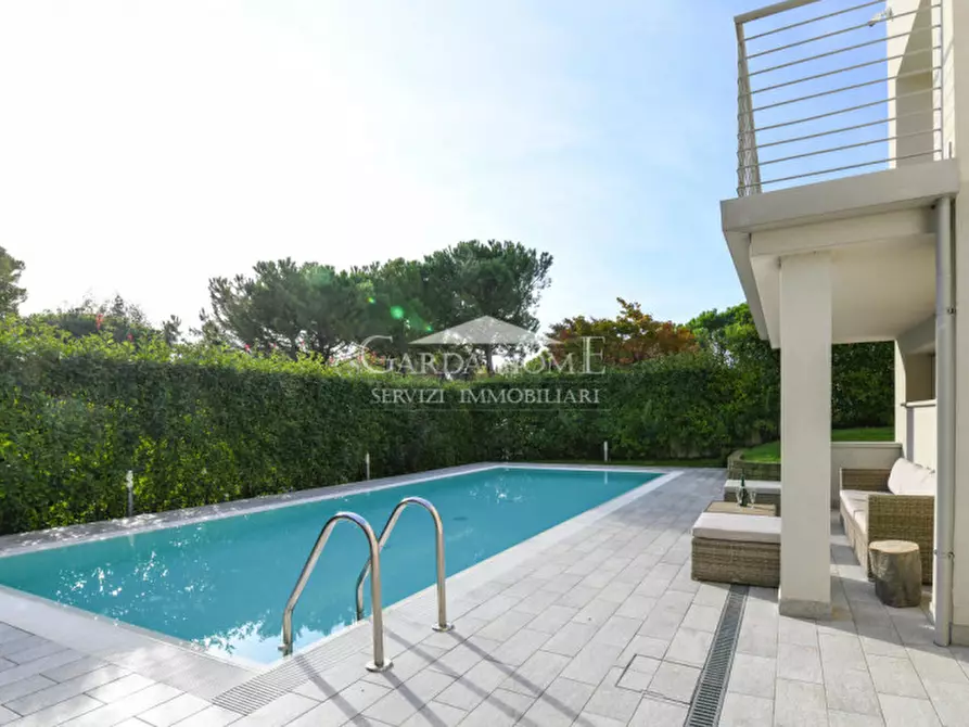 Immagine 14 di Villa in vendita  in Lungolago Cesare Battisti a Desenzano Del Garda