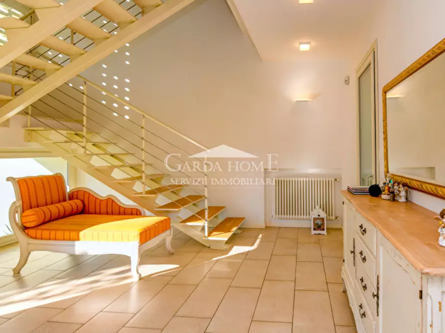 Immagine 18 di Villa in vendita  in Lungolago Cesare Battisti a Desenzano Del Garda