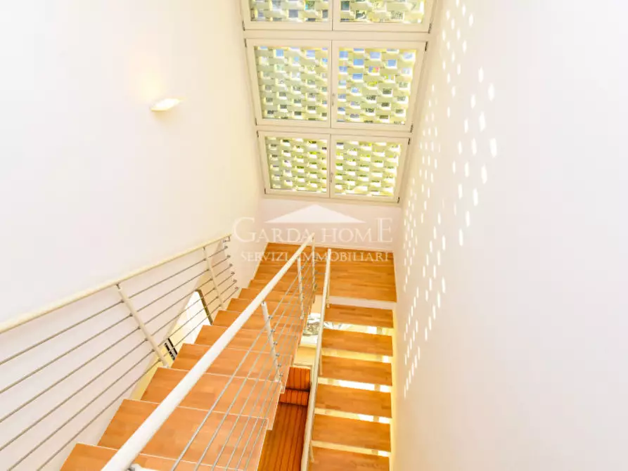 Immagine 26 di Villa in vendita  in Lungolago Cesare Battisti a Desenzano Del Garda