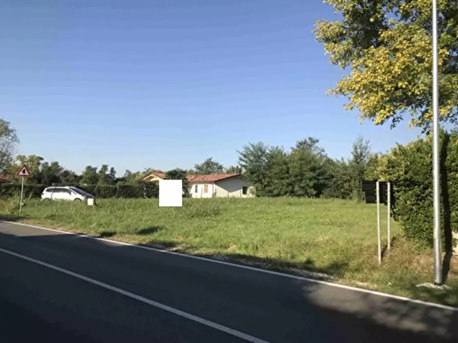 Immagine 2 di Terreno in vendita  in Via Croce a Pasiano Di Pordenone