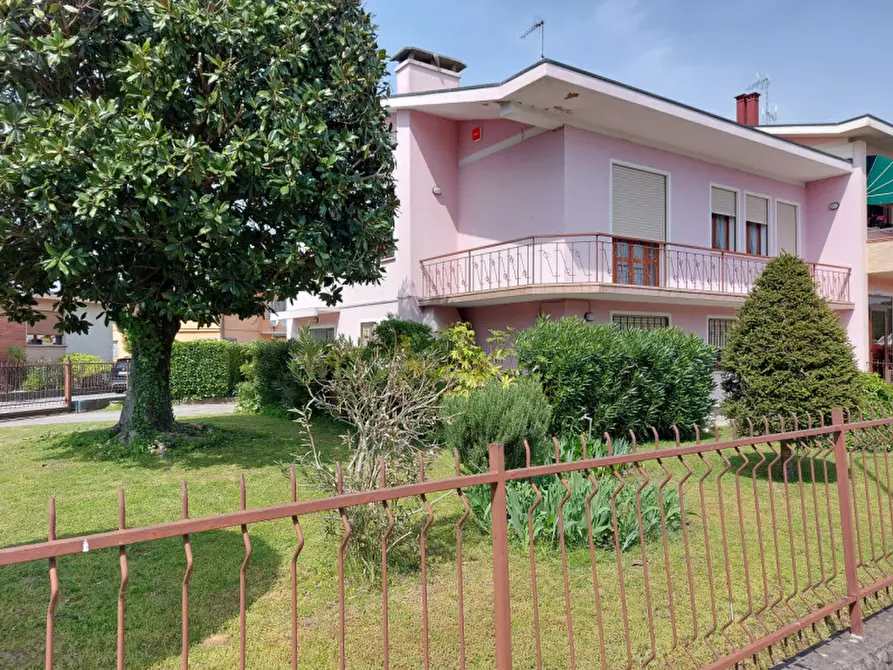 Immagine 1 di Casa bifamiliare in vendita  a Badia Polesine