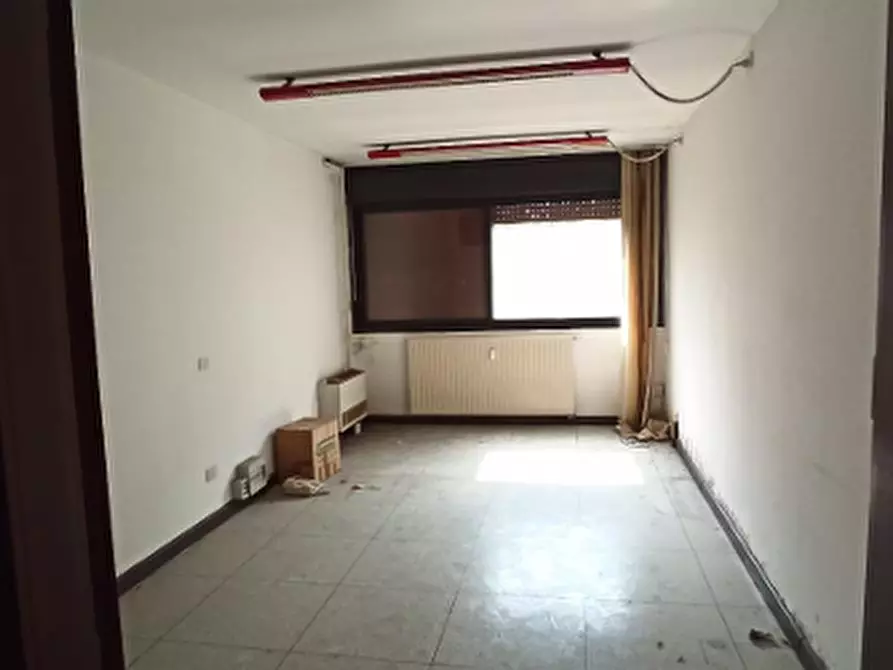 Immagine 11 di Ufficio in vendita  in VIA ALBERE 21/C a Verona