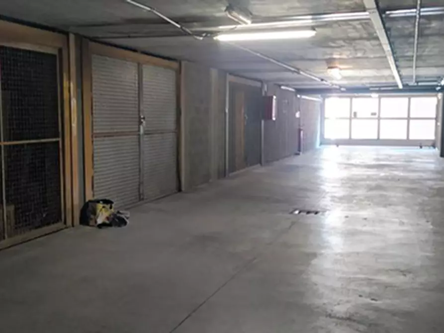 Immagine 8 di Ufficio in vendita  in VIA ALBERE 21/C a Verona