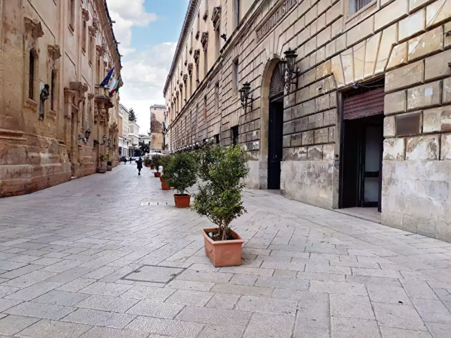 Immagine 2 di Negozio in vendita  in Via Francesco Rubichi, N. 21-23 a Lecce