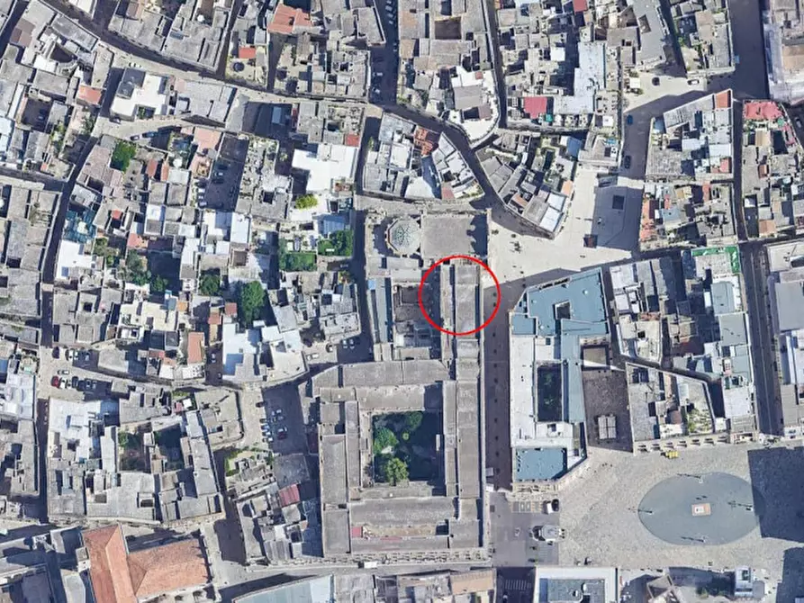 Immagine 17 di Negozio in vendita  in Via Francesco Rubichi, N. 21-23 a Lecce