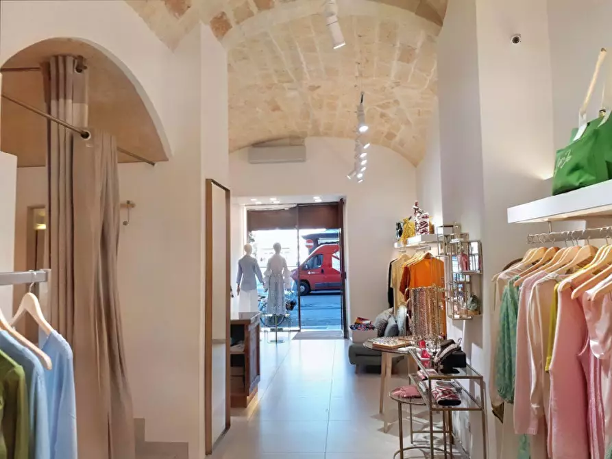 Immagine 3 di Negozio in vendita  in Via Francesco Rubichi, N. 41 a Lecce