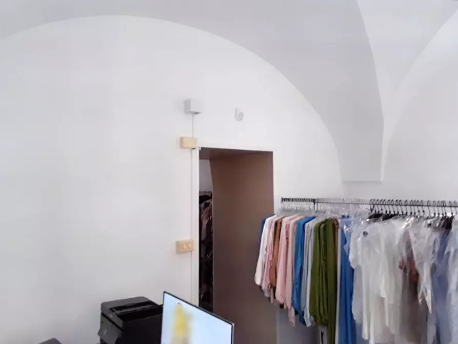 Immagine 7 di Negozio in vendita  in Via Francesco Rubichi, N. 41 a Lecce