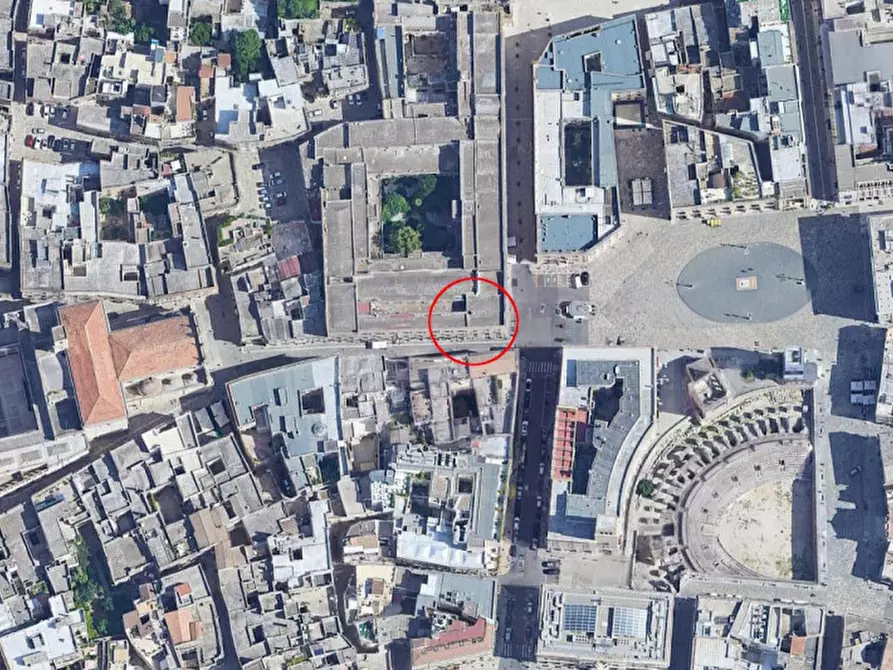 Immagine 16 di Negozio in vendita  in Via Francesco Rubichi, N. 41 a Lecce