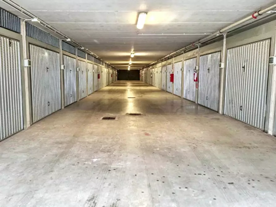 Immagine 16 di Posto auto in vendita  in Via San Vigilio, N. 28 a Milano