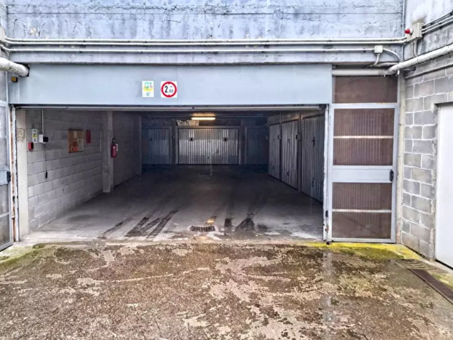 Immagine 10 di Posto auto in vendita  in Via San Vigilio, N. 28 a Milano