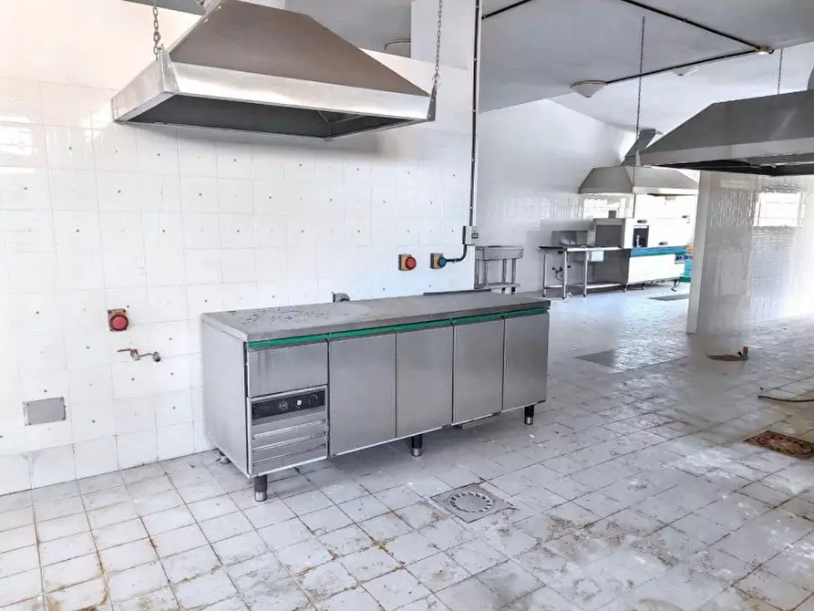 Immagine 13 di Hotel in vendita  in Via Nazionale, N. 63 a Girasole