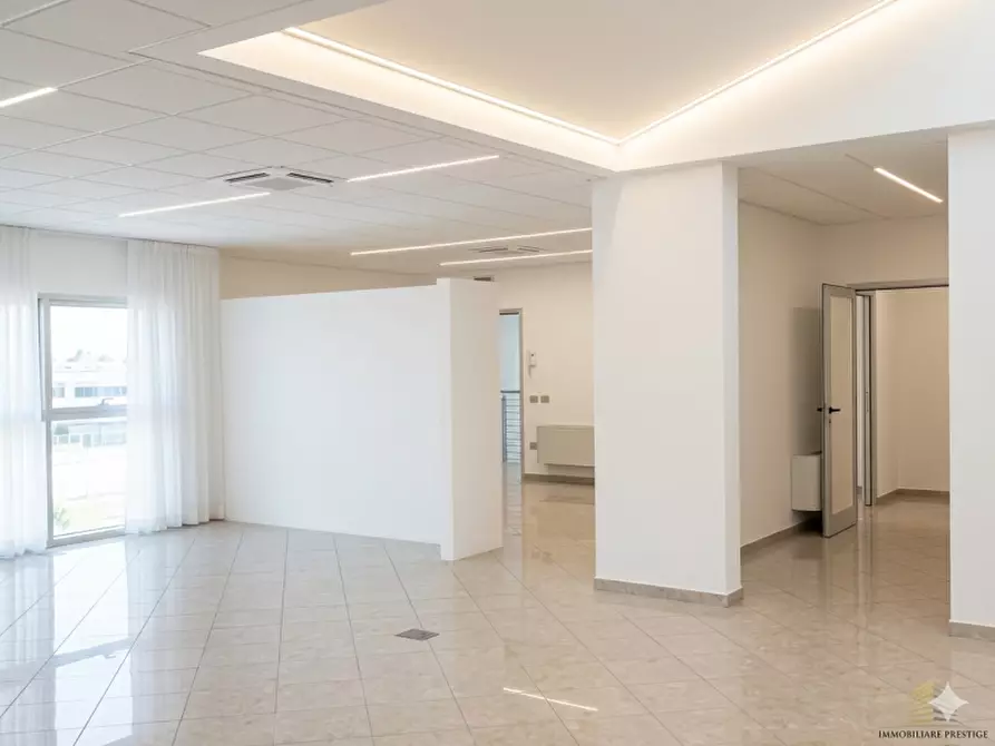 Immagine 4 di Ufficio in affitto  in Via del Risparmio a Castelfranco Veneto