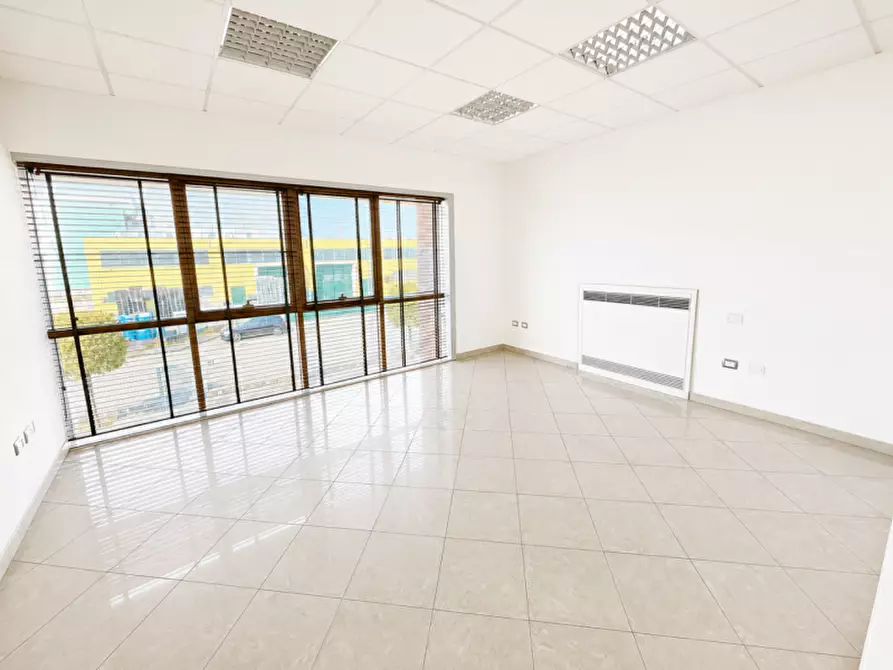 Immagine 11 di Ufficio in affitto  in Via del Risparmio a Castelfranco Veneto