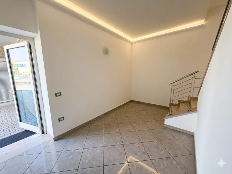 Immagine 13 di Ufficio in affitto  in Via del Risparmio a Castelfranco Veneto