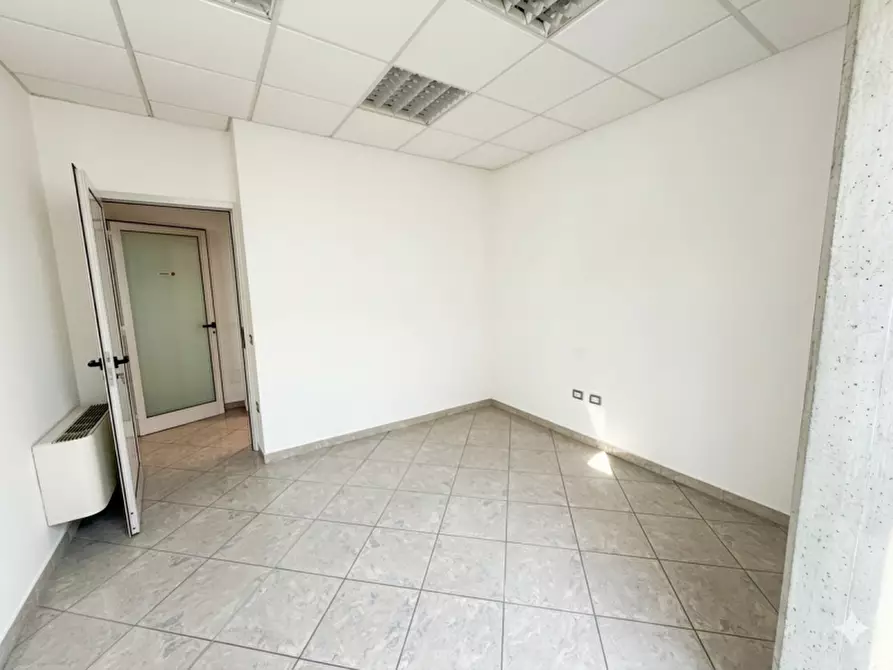 Immagine 19 di Ufficio in affitto  in Via del Risparmio a Castelfranco Veneto