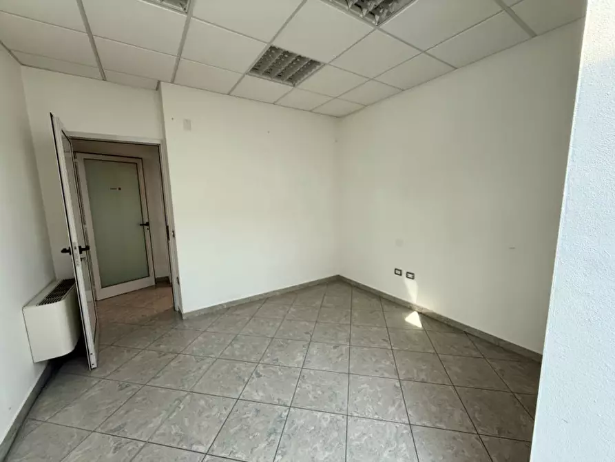 Immagine 24 di Ufficio in affitto  in Via del Risparmio a Castelfranco Veneto