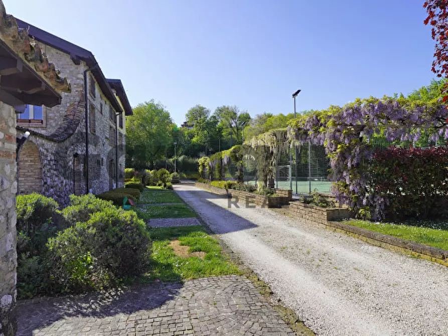 Immagine 28 di Appartamento in vendita  a Lonato del Garda