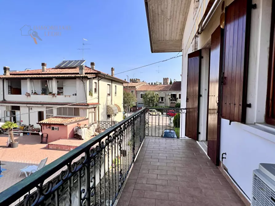 Immagine 1 di Casa bifamiliare in vendita  in Via Biante Remangi a Villafranca Di Verona
