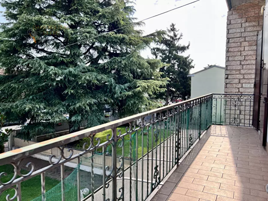 Immagine 7 di Casa bifamiliare in vendita  in Via Biante Remangi a Villafranca Di Verona