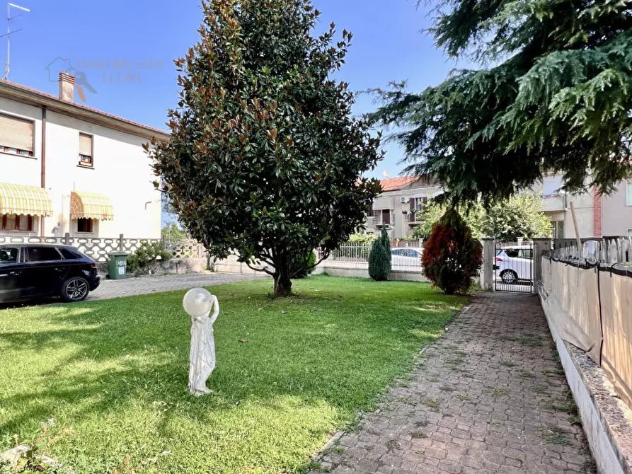 Immagine 24 di Casa bifamiliare in vendita  in Via Biante Remangi a Villafranca Di Verona