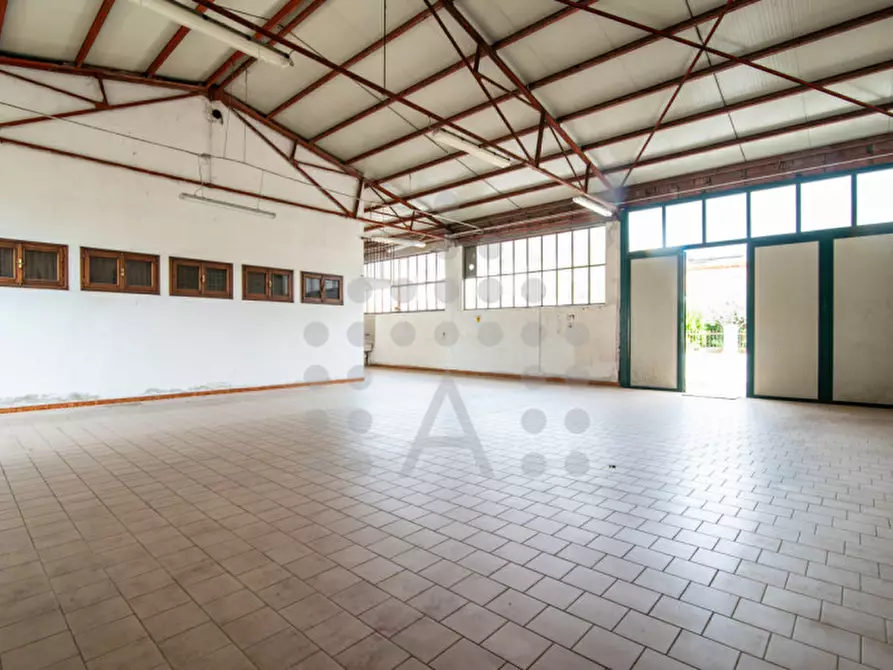 Immagine 31 di Palazzo in vendita  a Torreglia