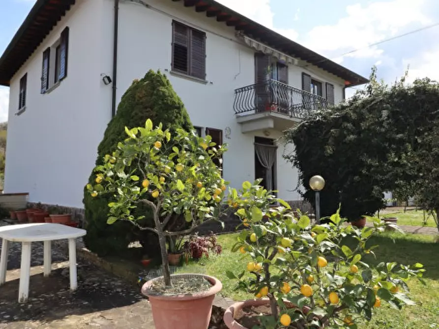 Immagine 2 di Villetta a schiera in vendita  in neri a Cavriglia