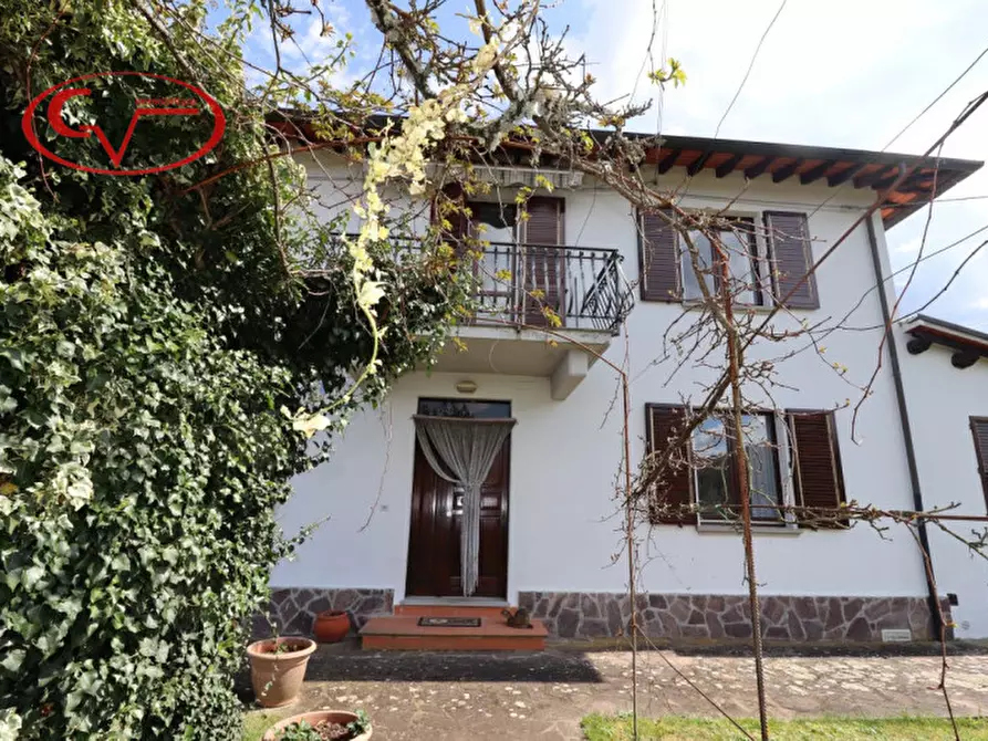 Immagine 10 di Villetta a schiera in vendita  in neri a Cavriglia