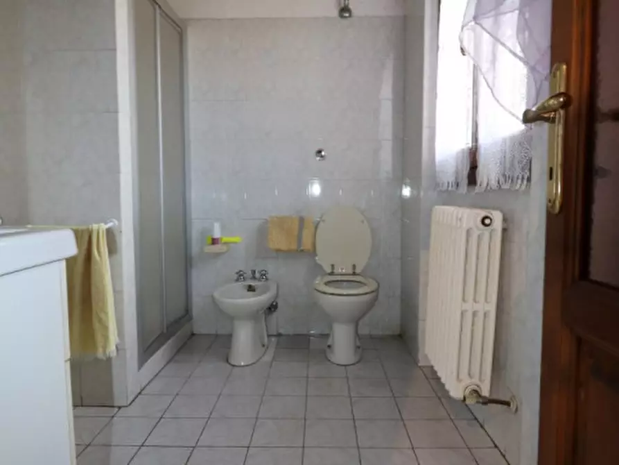 Immagine 37 di Villetta a schiera in vendita  in neri a Cavriglia