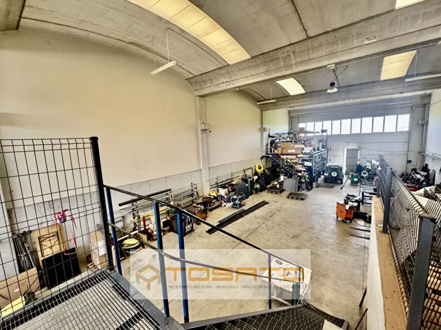 Immagine 2 di Capannone industriale in affitto  a Oppeano