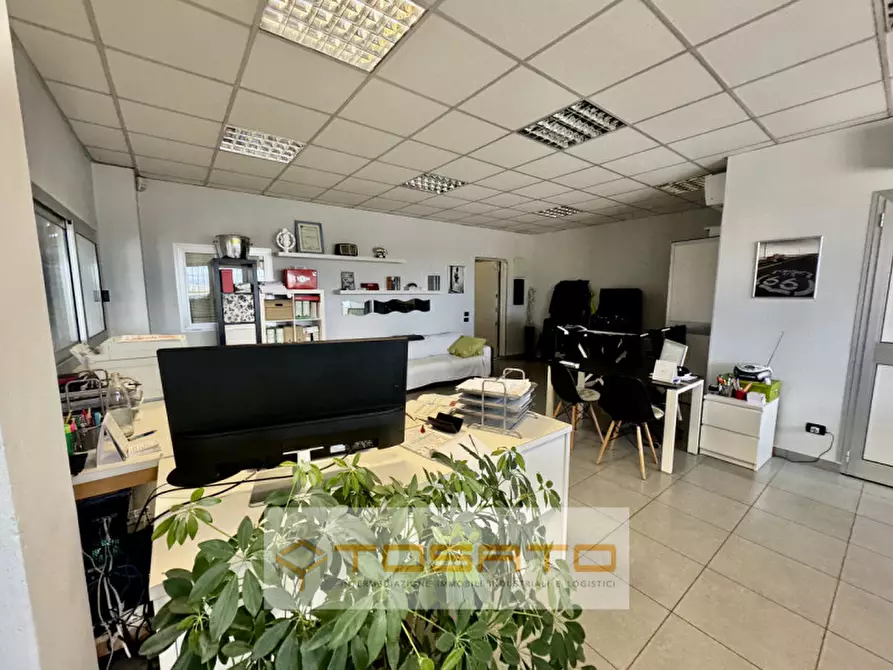 Immagine 5 di Capannone industriale in affitto  a Oppeano