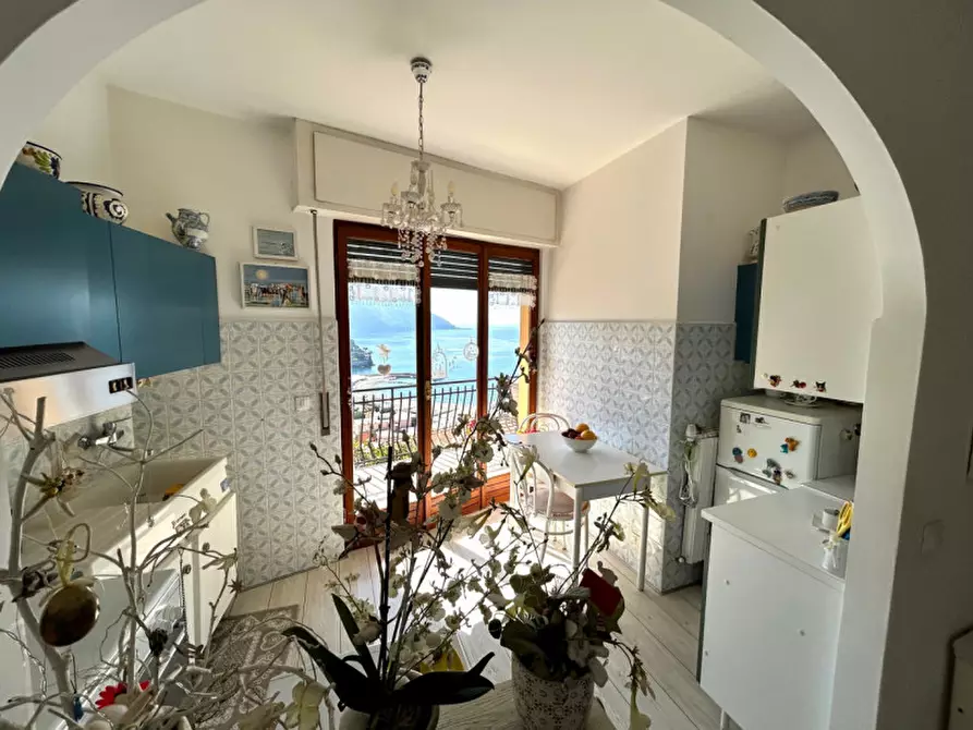 Immagine 8 di Appartamento in vendita  in Via Privata Miramare a Recco