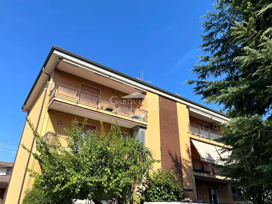 Immagine 1 di Appartamento in vendita  in Via Lorenzini a Desenzano Del Garda