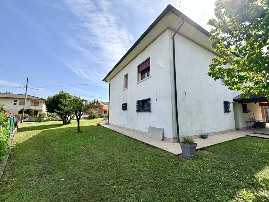 Immagine 36 di Villa in vendita  in Strada della Cuca 1 a Breganze